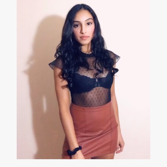 Meet your Posher, Cristina - Picture 1 of 1